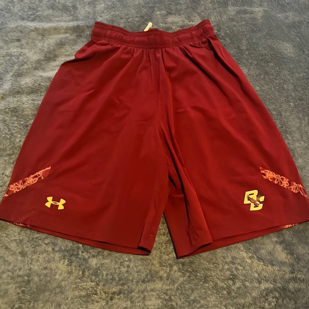 Boston College Under Armour Shorts size Medium
